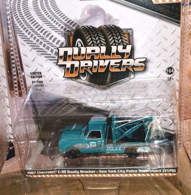 1:64 GreenLight *DUALLY DRIVERS 12* NYPD NYC 1967 Chevy C30 Police Wrecker Tow 