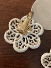 Vintage Trifari White Flower Enamel Clip On Earrings Gold Tone Clips — photo 5