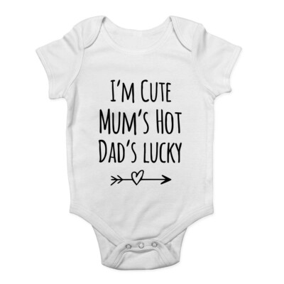 I'm Cute Mum's Hot Dad's Lucky Baby Grow Weste Body Jungen Mädchen