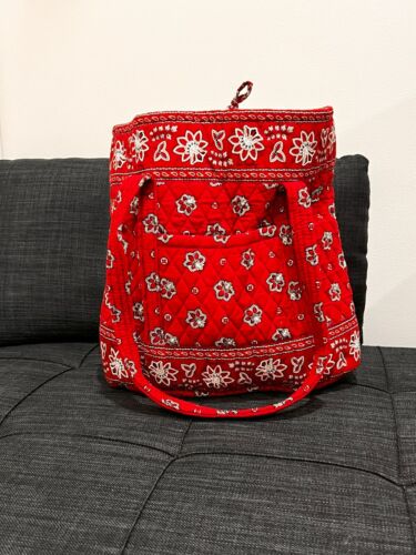 Vera Bradley Quilted Bag/Purse in Red Bandana - Picture 1 of 3