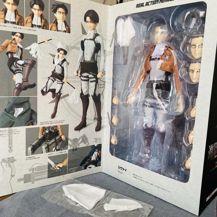 Attack on Titan Levi Ackerman Figure RAH Real Action Heroes 1/6
