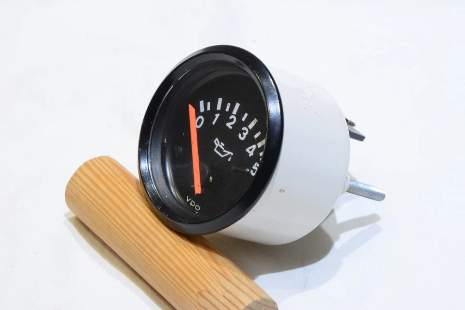 Porsche 924S 944 Oil Pressure Gauge 52mm WHITE DIAL # 94464111702 11.85 - Image 3 of 4