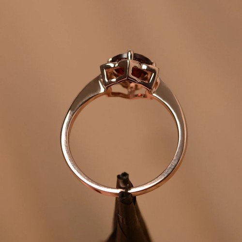 100 % Natural Garnet Ring Round Cut 925 Sterling Silver Engagement Ring Size 7US - Picture 3 of 4