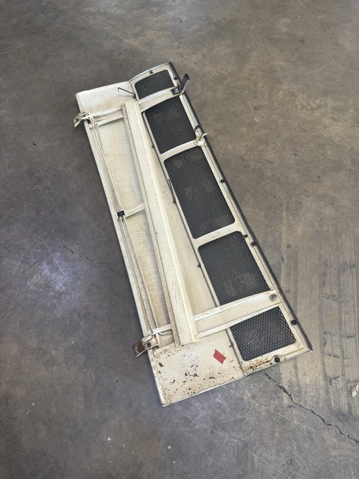 Tapa de cubierta de motor Porsche 914 usada OEM Foto 2 de 2