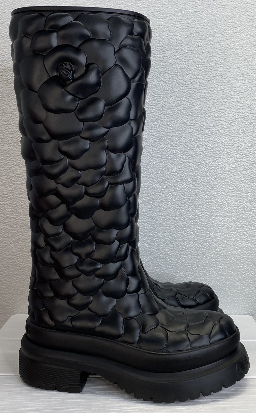 Valentino Garavani Atelier 03 Rain Boots Women Size 8 Black Rose Rubber Mid Calf thumbnail 2