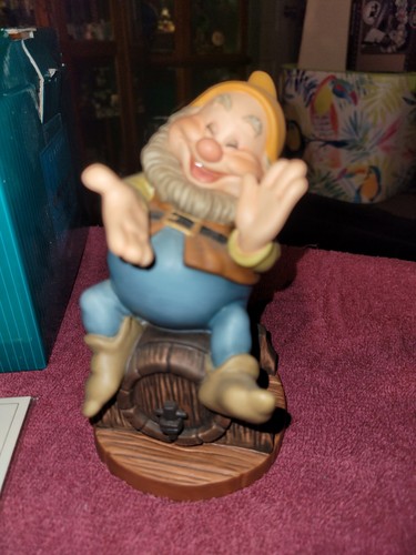 WDCC Snow White “HAPPY THATS ME” w/box and COA - Picture 5 of 10