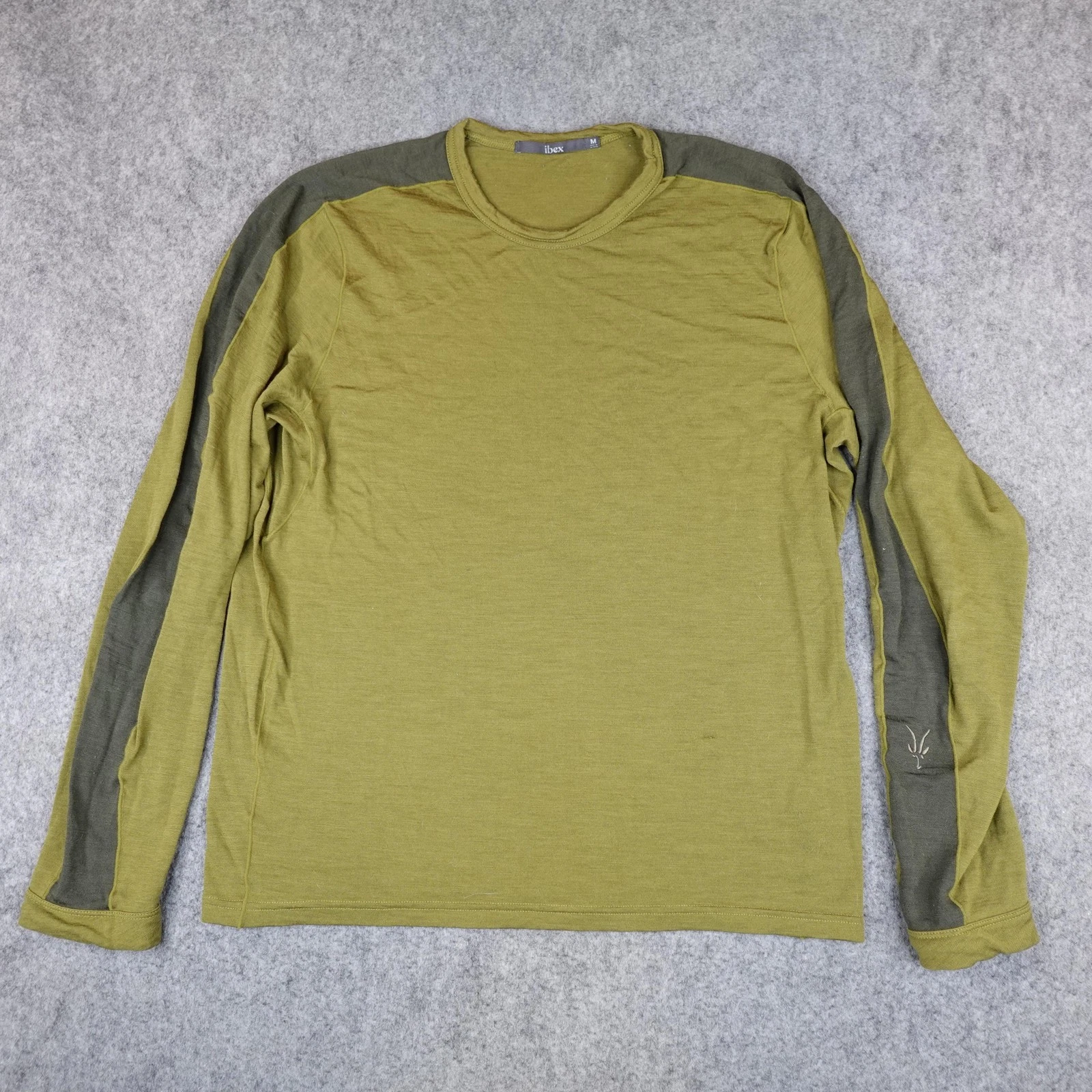 Ibex Shirt Mens Medium Olive Merino Wool Base Layer Hiking Sweater Woolies 250