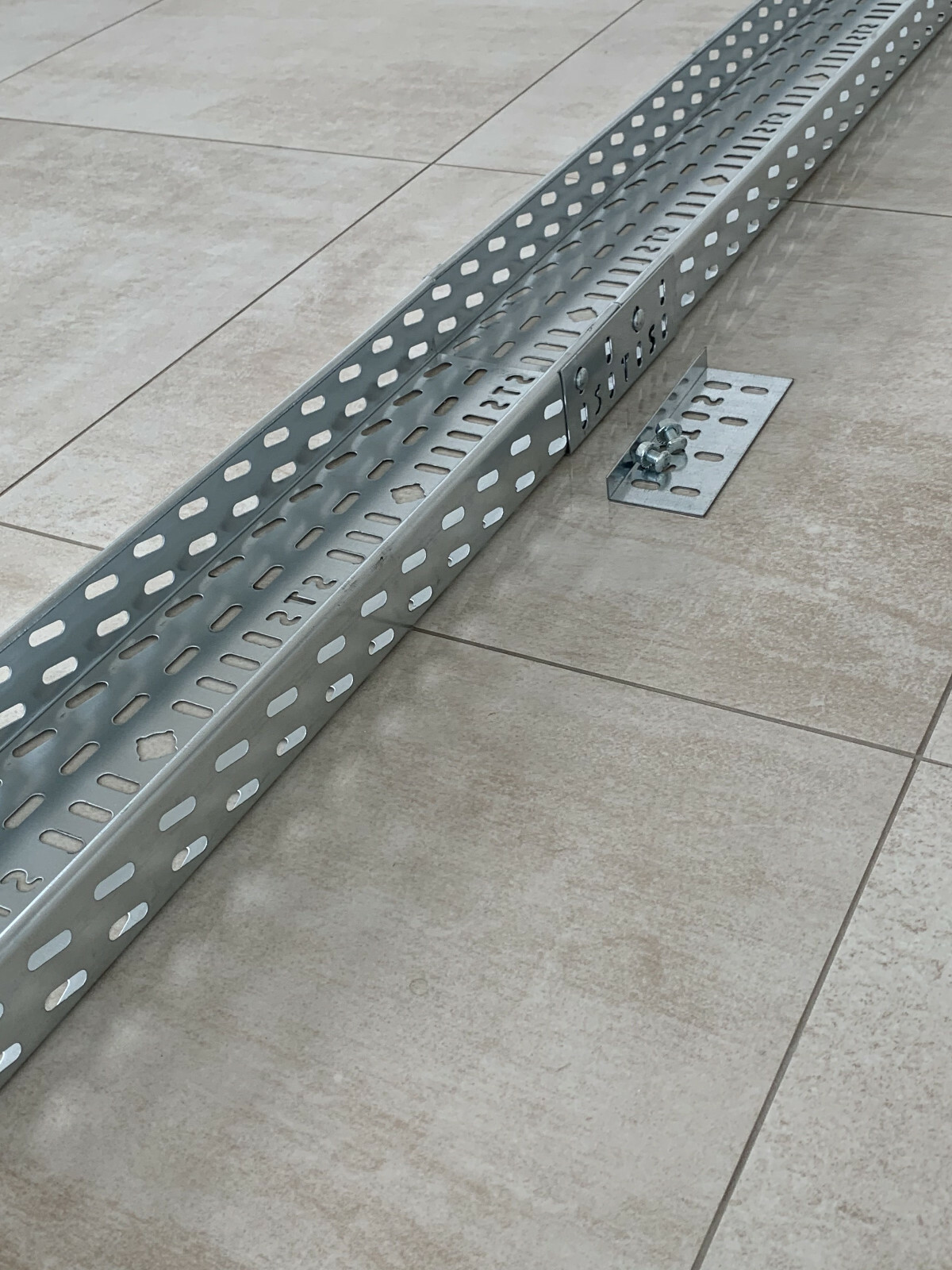 Kabelbahn Set 6m - 150x60mm Kabelrinne Verzinkt Mit 10 Verbindern