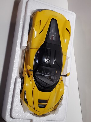 LaFerrari イエロー 1/18スケールモデル 1/18 Ferrari LaFerrari 2013 (Yellow) Model Car by BBR Model