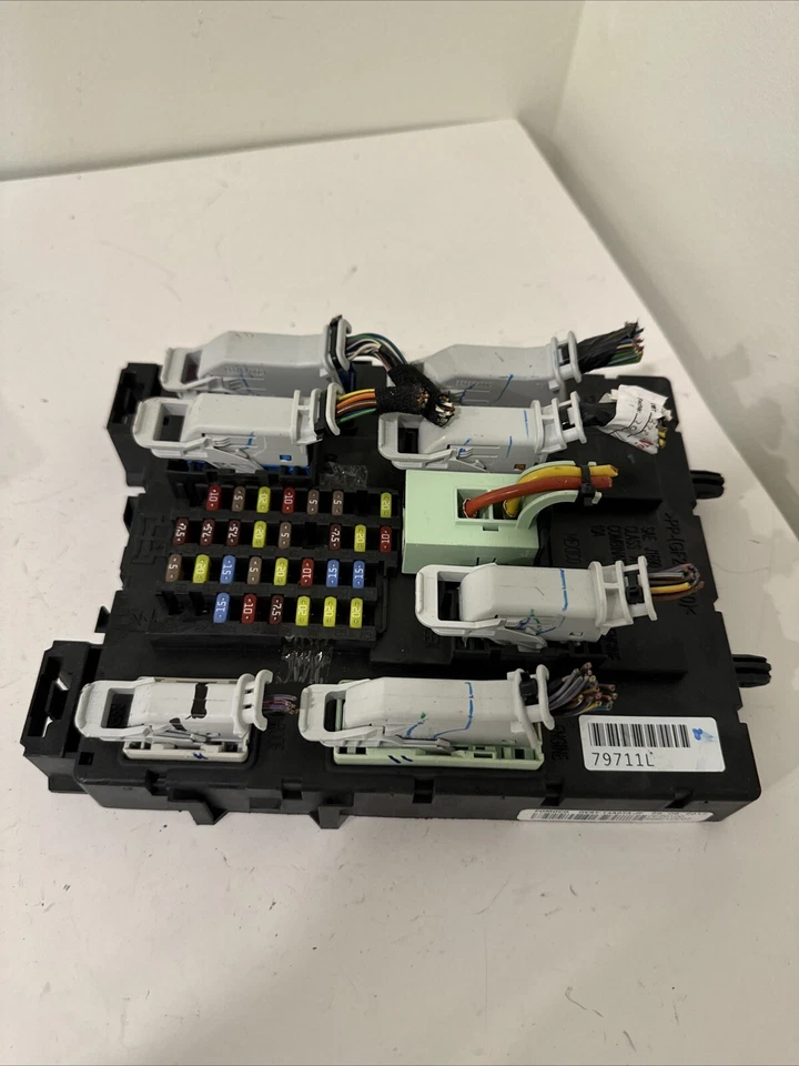 2018 FORD FOCUS BODY CONTROL MODULE BCM INTERIOR FUSE BOX OEM GV6T-14A073-JF - Imagem 2 de 4
