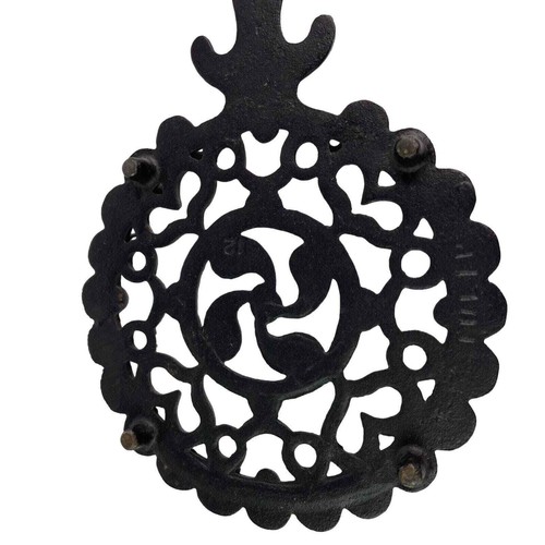Remache de cocina vintage almohadilla caliente tulipán hierro fundido decoración de pared país - Imagen 5 de 6