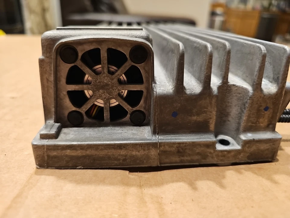 AMPLIFICADOR SISTEMA DE AUDIO MONTADO EN EL MALETERO AUDI S4 2013-2017 OEM 8T1035223A Foto 4 de 4