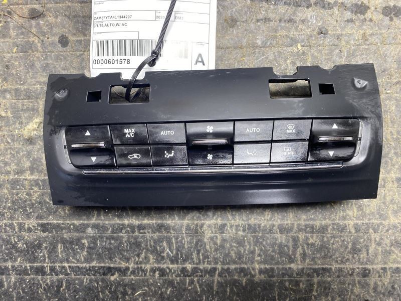 Maserati Ghibli    2020 Temperature Control 1670516