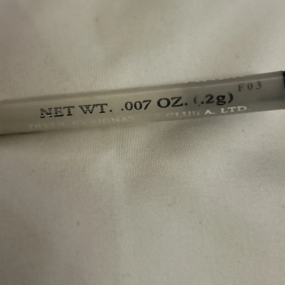 SIGNATURE CLUB A EASY TO USE EYELINER PENCIL New Take A Look Black - Image 4 of 4