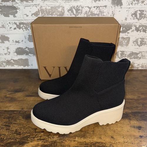 NEW - Vivaia - Round-Toe Platform Chunky Wedge Boots - Everly - Size 9