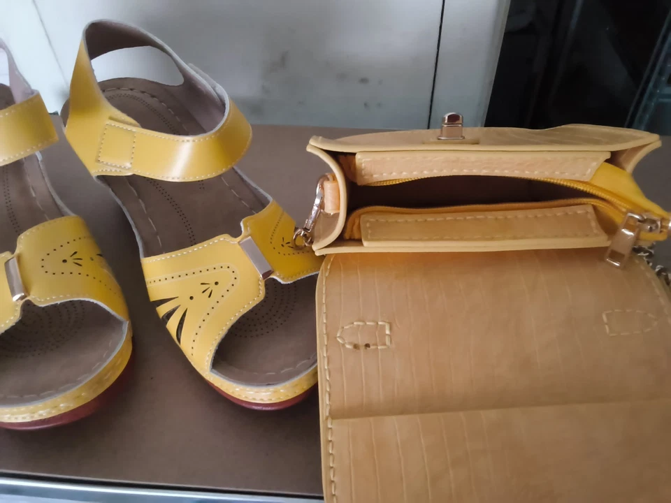 Women’s Yellow Sandals Mid Block Heel UK 5 + Matching Handmade Bag Set - Image 4 of 4