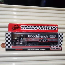 Matchbox White Rose DALE EARNHARDT GOODWRENCH 1991 CY104 Super Star Transporter