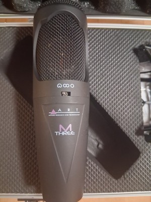 ART M-ThreeCondenser Microphone with Shock Mount Pop Filter and Shockmount +Case