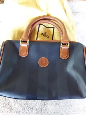 Sacs a mains Fendi avec housse de protection Fendi - Photo 1/4