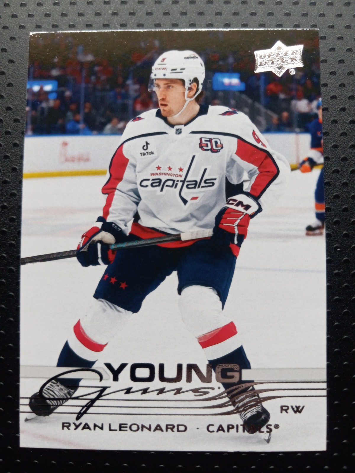 2025-26 Upper Deck Series 1 Young Guns #238 Ryan Leonard Rookie Card