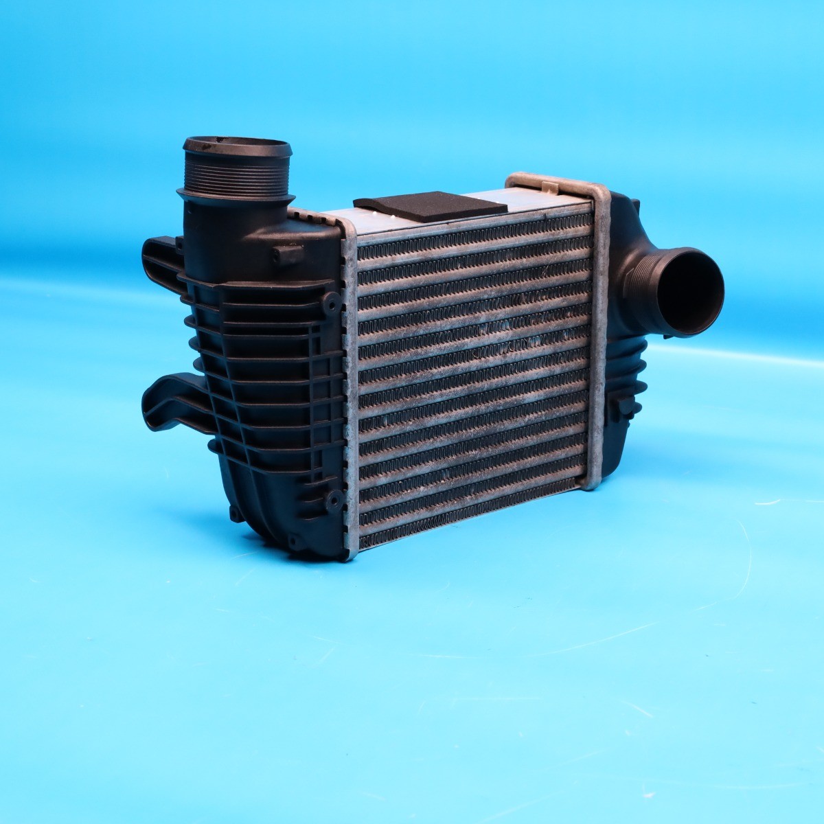 Refrigerador de aire de carga derecho Audi A6 4F C6 2.7 TDI 4F0145806R lado del pasajero original MX