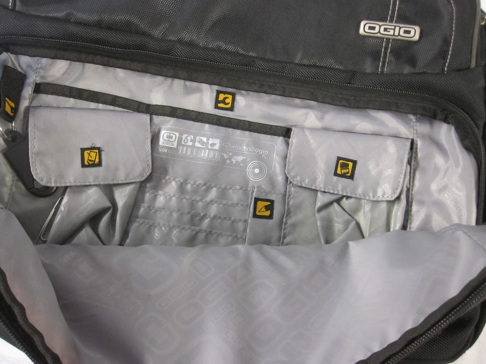 Bolso clásico para portátil OGIO B8 - negro Foto 3 de 4
