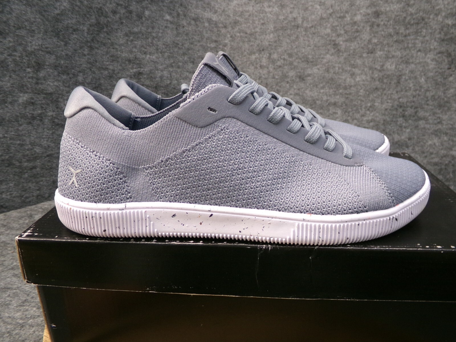 SAOLA Scarpe da uomo Flux Adapt Trainer grigio cemento a piedi nudi atletiche in maglia taglia 8 5