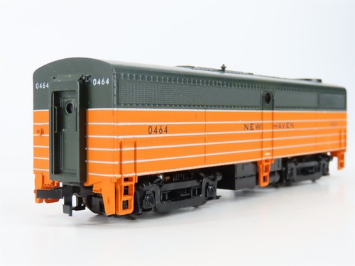 HO Scale Walthers 931-271 NH New Haven Alco FB-1 Diesel Locomotive #0464 - Picture 4 of 12