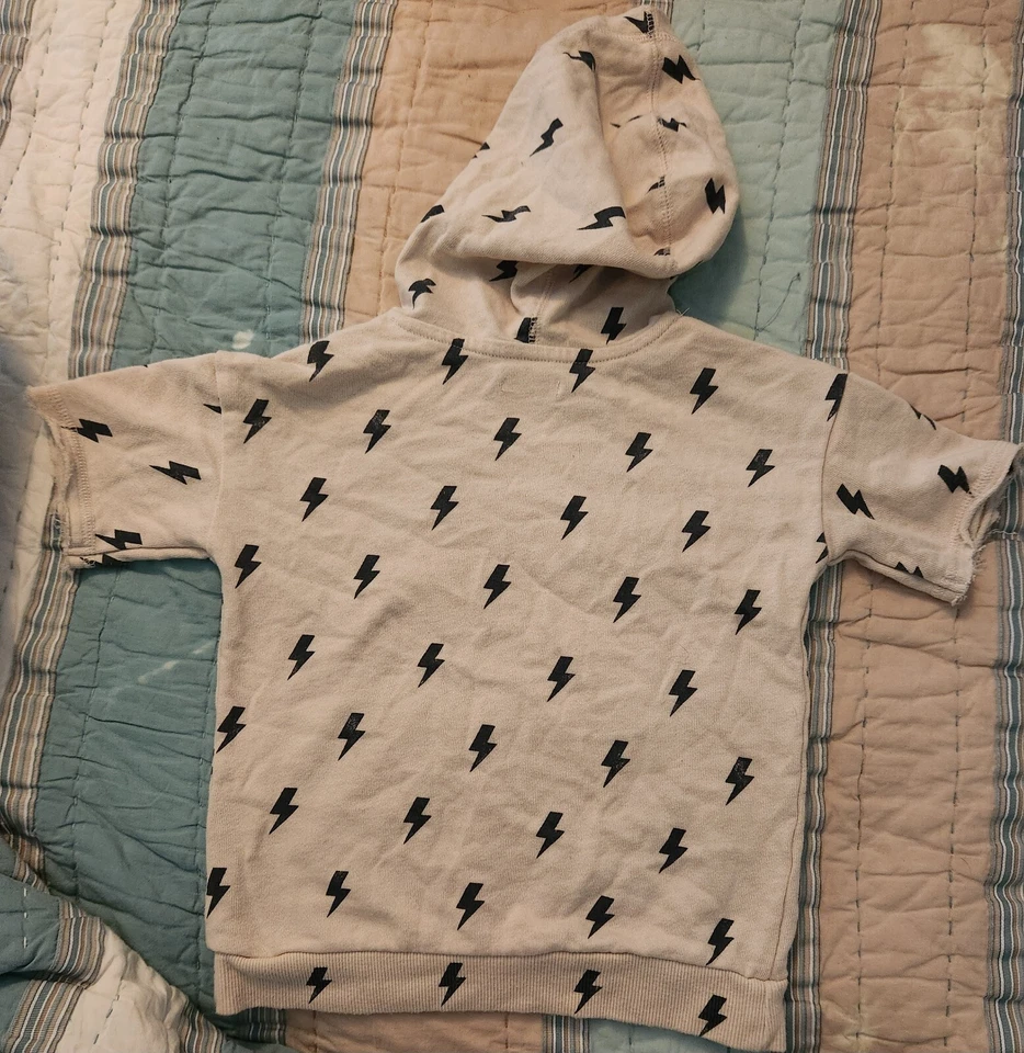 Grayson Mini Boys Size 4T Lightening Bolt Sweatshirt Hoodie & 5T Short Set - Image 4 of 4