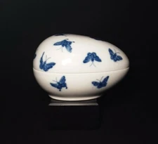 Vintage MOTTAHEDEH Vista Allegre Portugal Egg Blue Butterfly Covered Dish