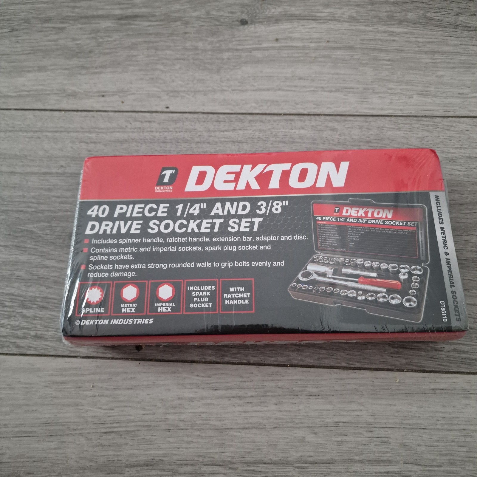 Dekton 1/4 inch and 3/8 inch Drive Socket Set  40 Piece