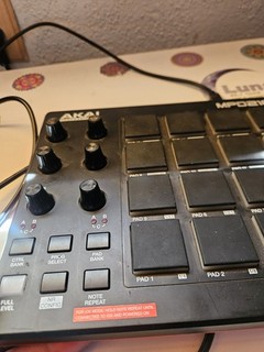 Akai Professional MPD218 MIDI Drum Pad Controller