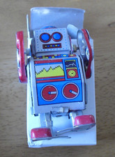 Unique Modern Tin Wind-Up Robot Schylling 3" with Box MS235