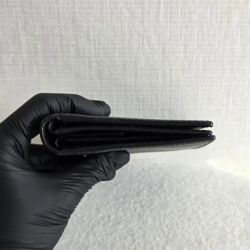 Prada Black Leather Card Wallet with Plenty of Slots thumbnail 4