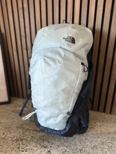 The North Face Zephyrus 26 L Backpack Hiking Daypack Womens XS/S