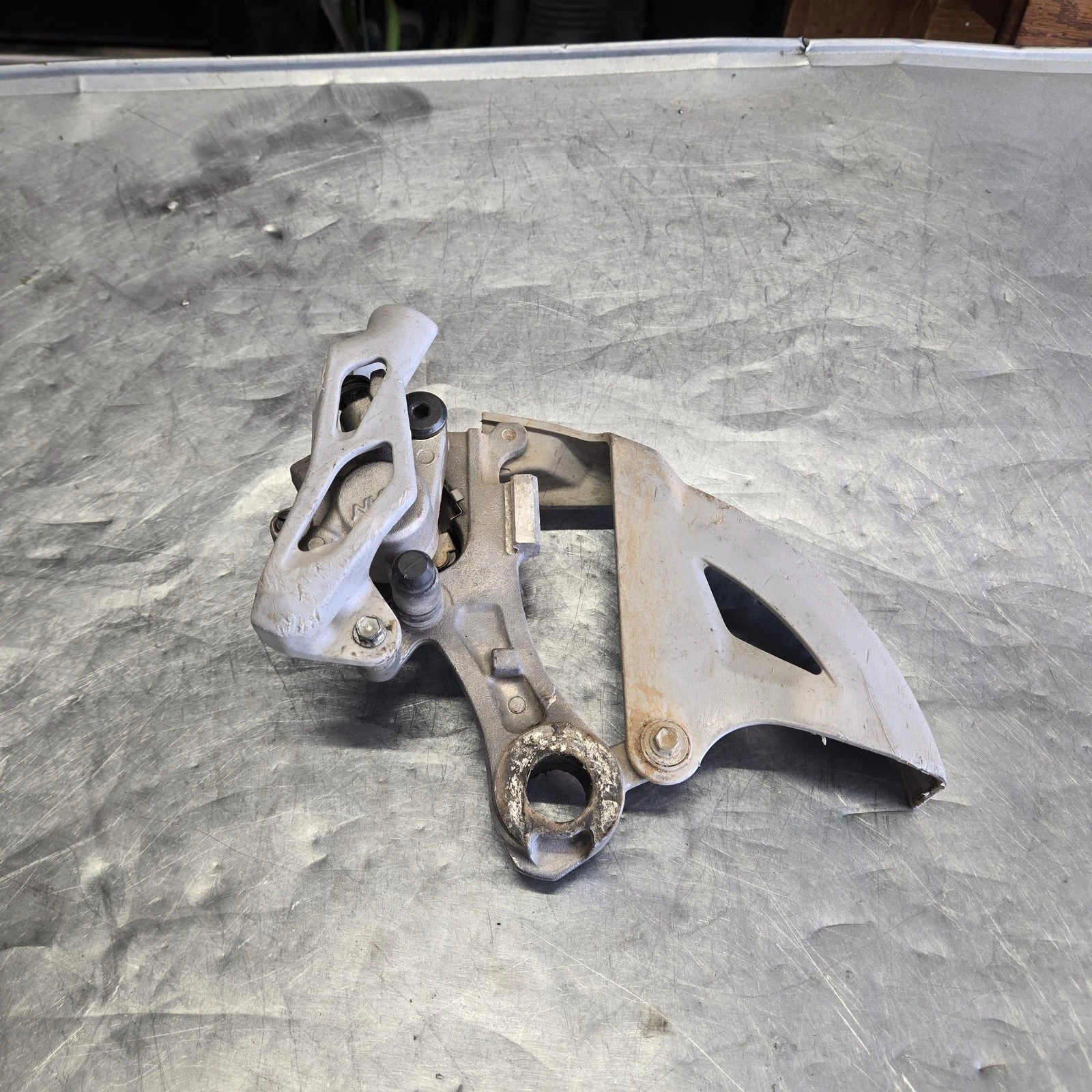 2007 Yamaha Yz450f Rear Back Brake Caliper 1c3-2580w-52-00 2