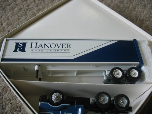 Winross Tractor Trailer, Hanover Company, NIB, square box navy and white. - Picture 2 of 4