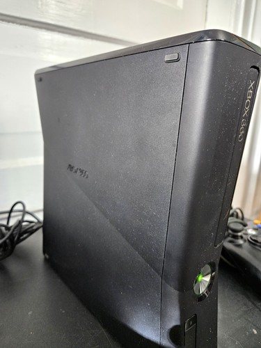 Microsoft Xbox 360 S 1439 Console with 2 Controllers, Power Supply, Portal Power - Picture 7 of 11