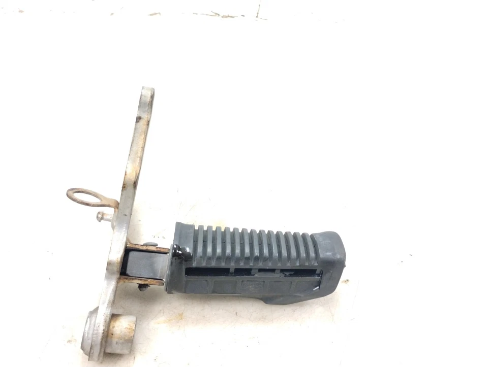 Soporte de montaje de clavija de pie delantero derecho Suzuki GS500 F E 2005 Foto 4 de 4