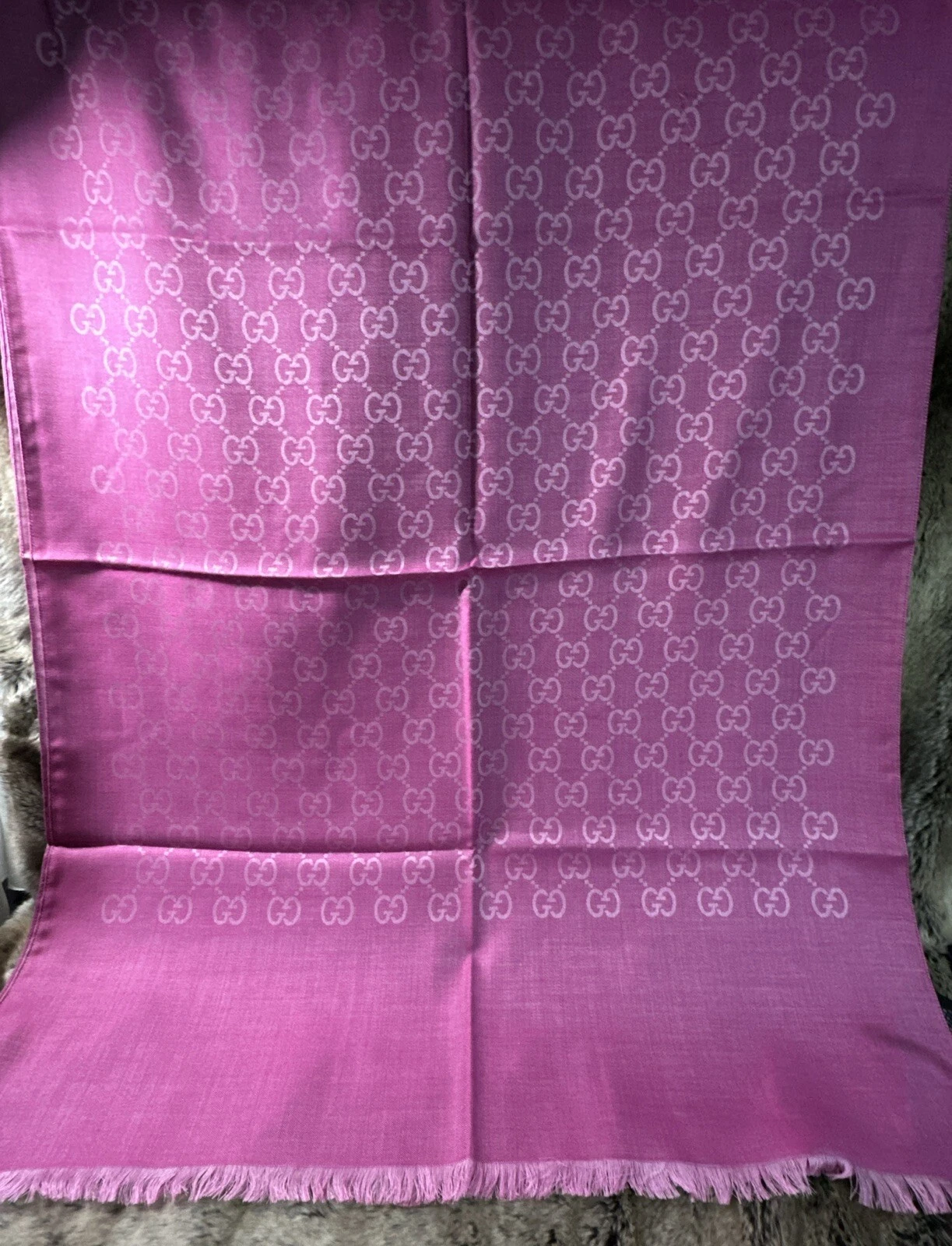 Foulard laine/soie GG 70x200cm GUCCI monogramme rose 100% authentique neuf avec étiquette