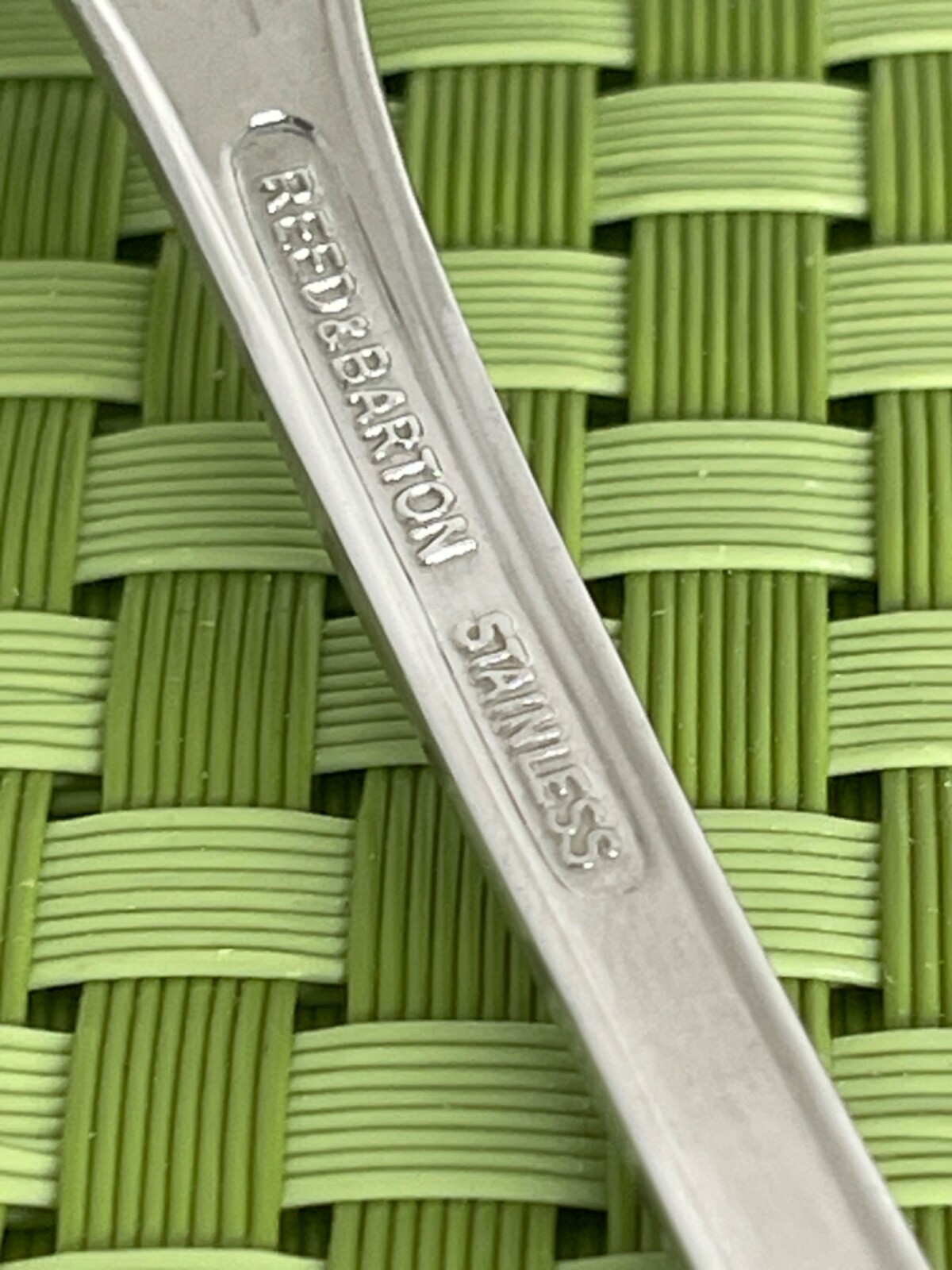 Reed & Barton MODERN PROVINCIAL Stainless Silverware Flatware SMART CHOICE