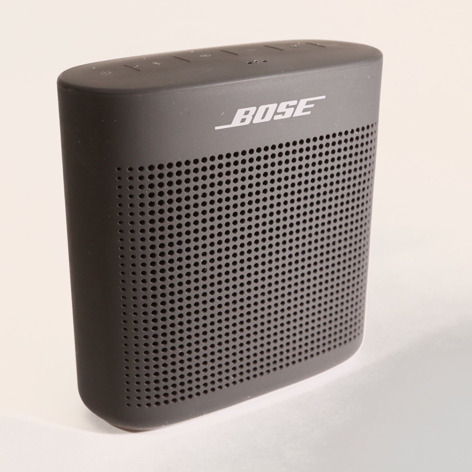 Reparar la batería de Bose Soundlink Color II no se carga completamente -  AndroidHow