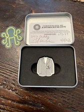 Kraken masters caddie ball marker new comes with box coa and sticker