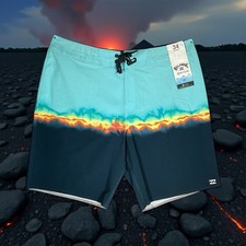 Billabong Recycler Pro Performance Boardshorts/Swim Trunks NWT Mens SZ 34 Mid