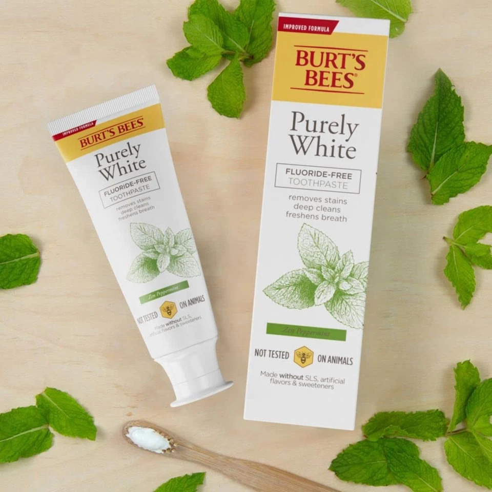 Pasta de dientes Burt’s Bees Purely White 4,7 oz menta sin flúor - Paquete de 3 Foto 3 de 4