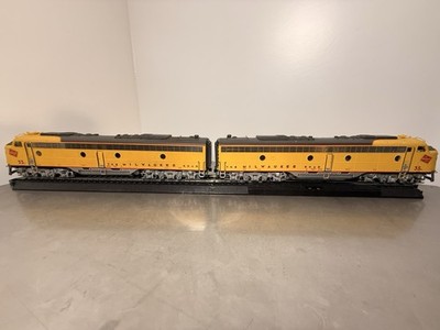 (LOT of 2) HO gauge Proto 2000 Milwaukee Road E8/9 diesel engine in OB.#33C,35A