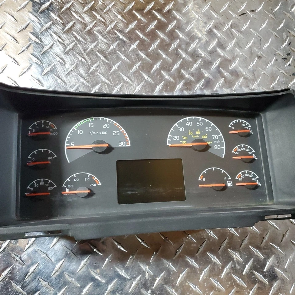 Cuadro de instrumentos Volvo VNL 2006 P/N: 21852001-P01 Foto 2 de 4
