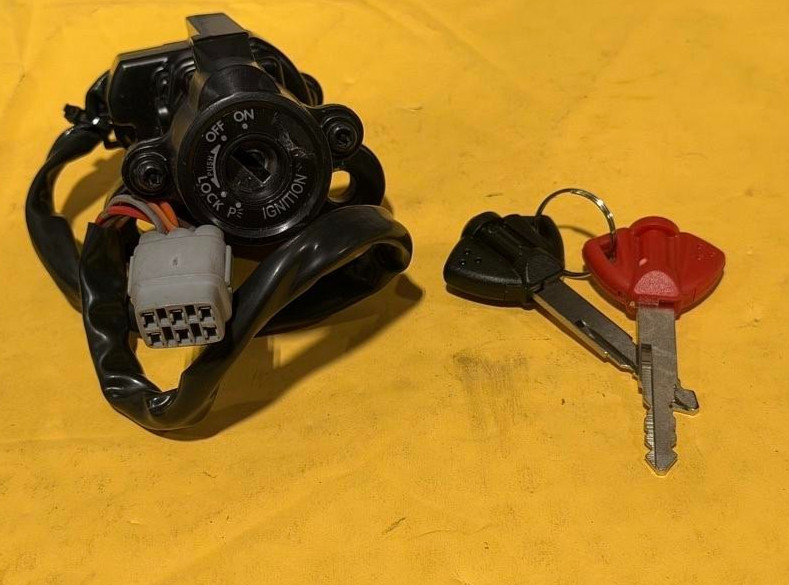 2006 - 2024 SUZUKI GSXR GSX-R 600 750 IGNITION SWITCH & 2 KEYS 37100-41G11