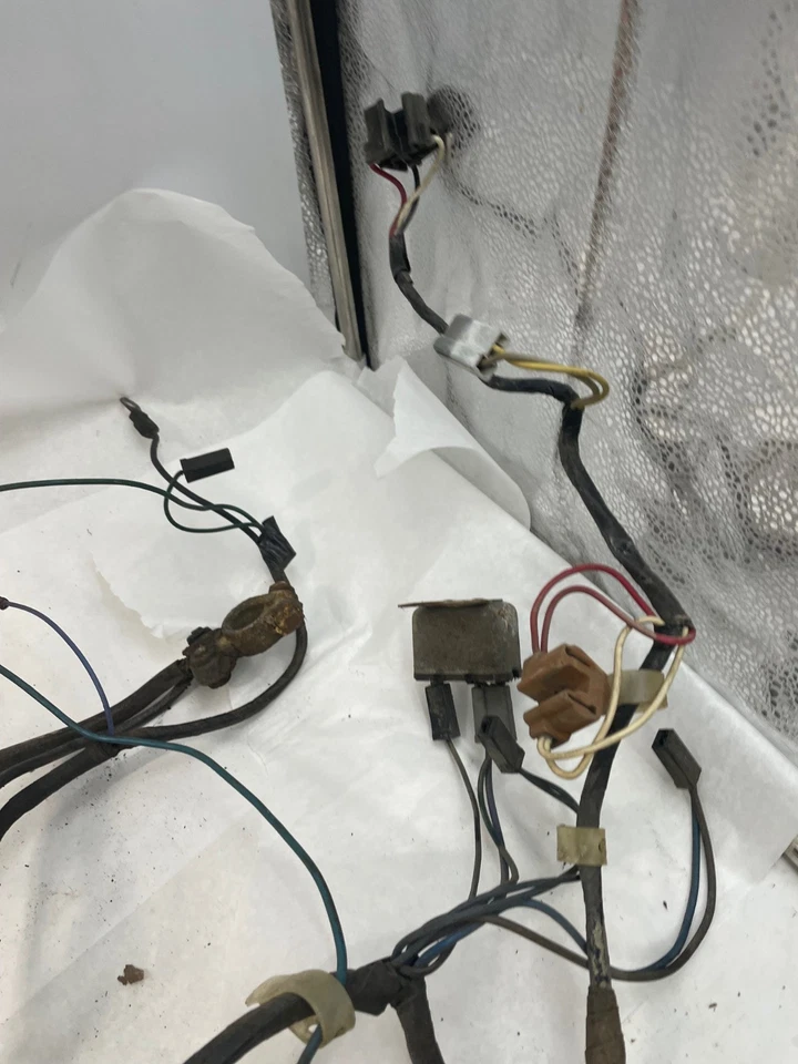 1965 Dodge Coronet 318 V8 chicote de fios do motor Underhood fabricante de equipamento original A/C automático - Imagem 2 de 4