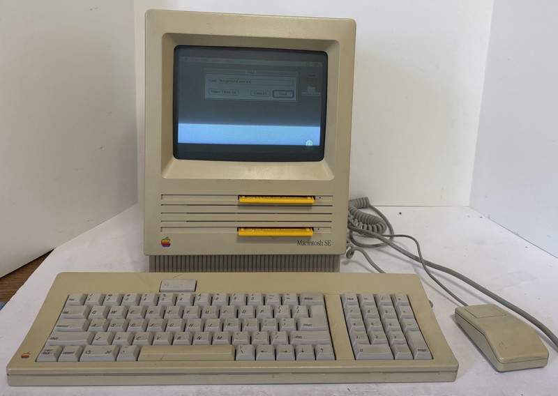 1986 Apple Macintosh SE M5010 Computer Mouse Keyboard Paperwork Carrier ++ WORKS